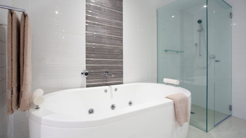 New bathtub installed in a bathroom in Sarasota